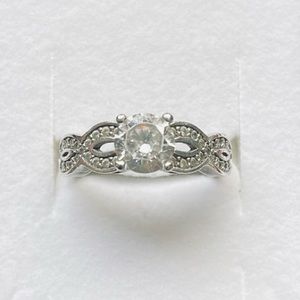 Sterling silver vintage ring in Art Deco style